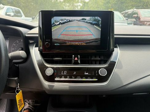 Used 2025 Toyota Corolla LE FWD image 6