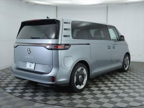 New 2025 Volkswagen ID. Buzz Pro S Plus image 5