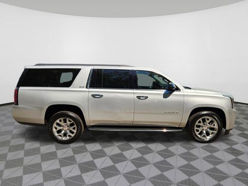 Used 2019 GMC Yukon XL SLE w/ SLE Value Package AWD/4WD image 6