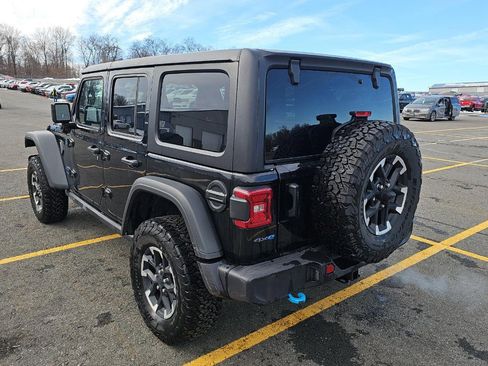 Used 2025 Jeep Wrangler Unlimited Rubicon 4xe w/ Convenience Group AWD/4WD image 6