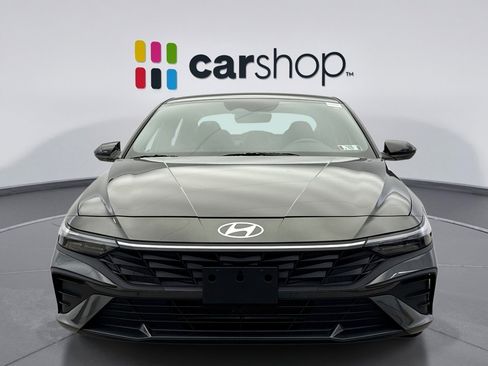 Used 2025 Hyundai Elantra Sport image 8