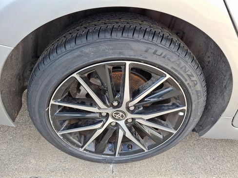 Used 2023 Toyota Camry SE image 5