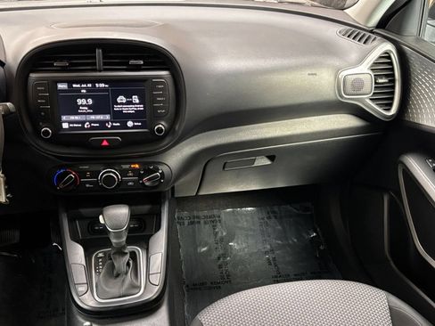 Used 2025 Kia Soul LX w/ LX Technology Package FWD image 28