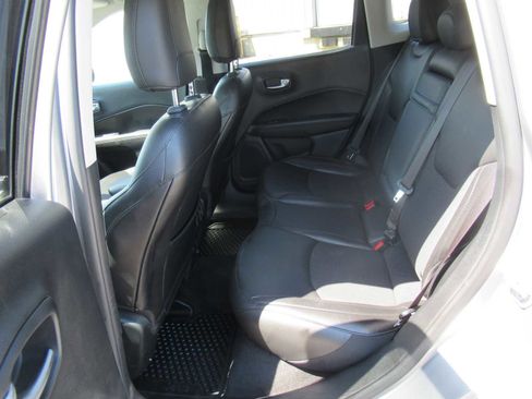 Used 2019 Jeep Compass Latitude AWD/4WD image 14