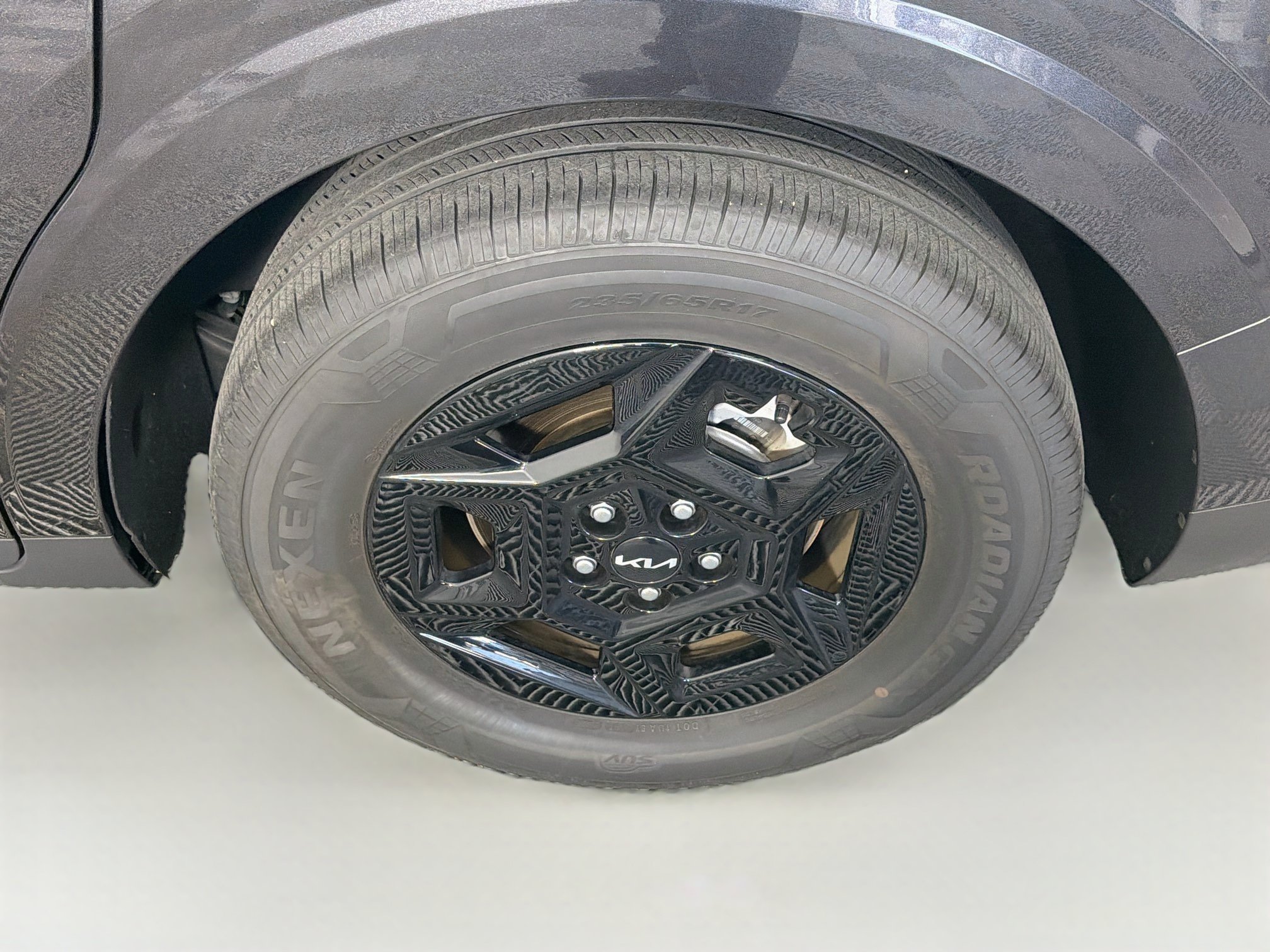 Used 2026 Kia Carnival FWD image 11