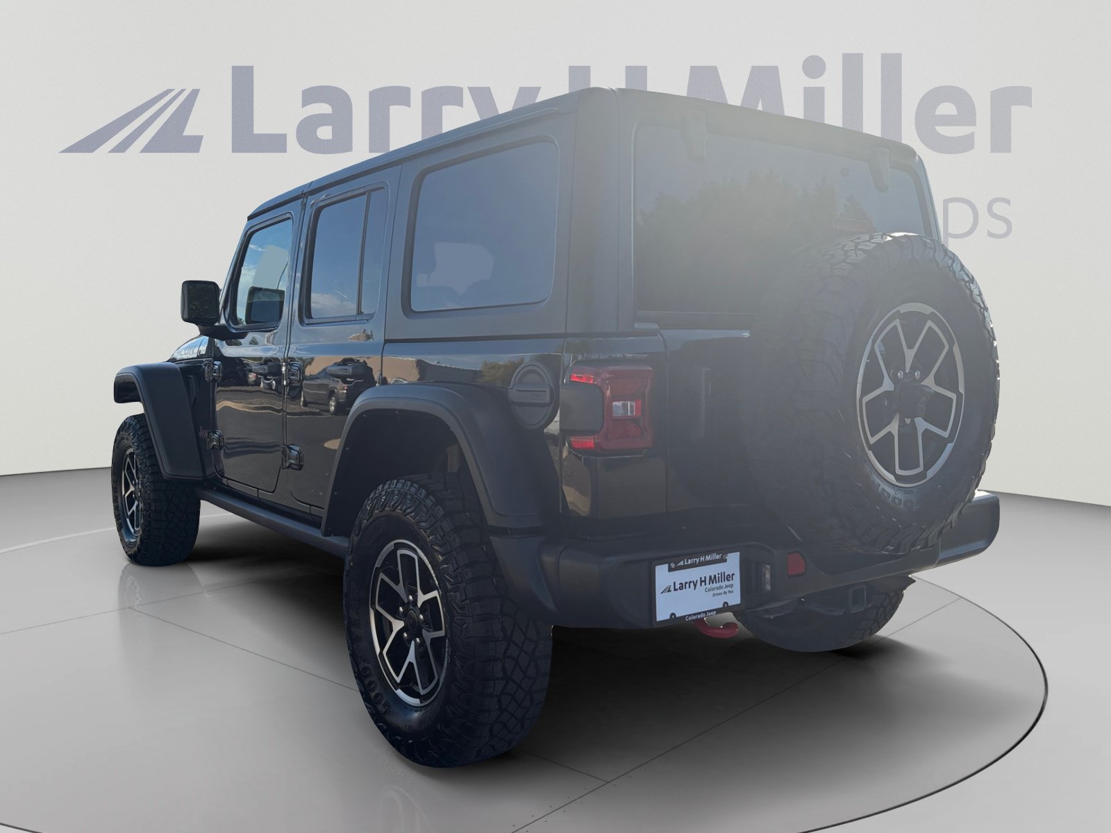 Used 2024 Jeep Wrangler Unlimited Rubicon AWD/4WD image 3