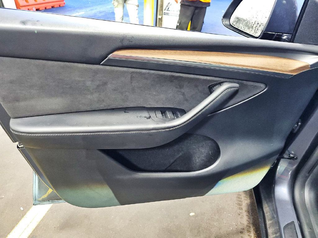 Used 2023 Tesla Model Y Long Range AWD/4WD image 14