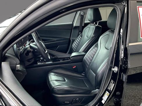 Used 2023 Hyundai Elantra Limited image 26