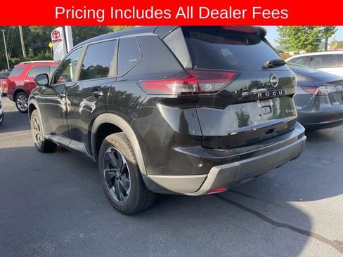 Used 2024 Nissan Rogue SV AWD/4WD image 4