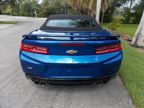 Used 2018 Chevrolet Camaro SS RWD image 15
