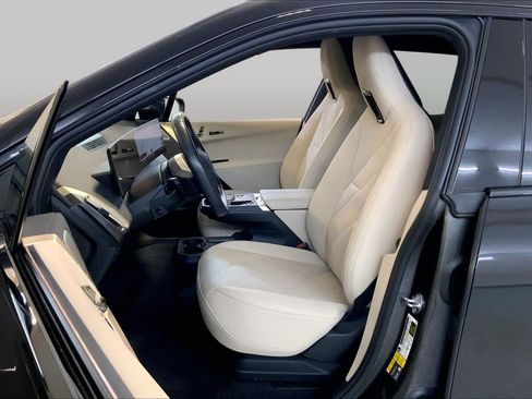 Certified 2024 BMW iX xDrive50 w/ Premium Package AWD/4WD image 7