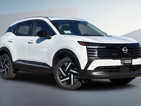 New 2026 Nissan Kicks SV w/ SV Premium Package image 2