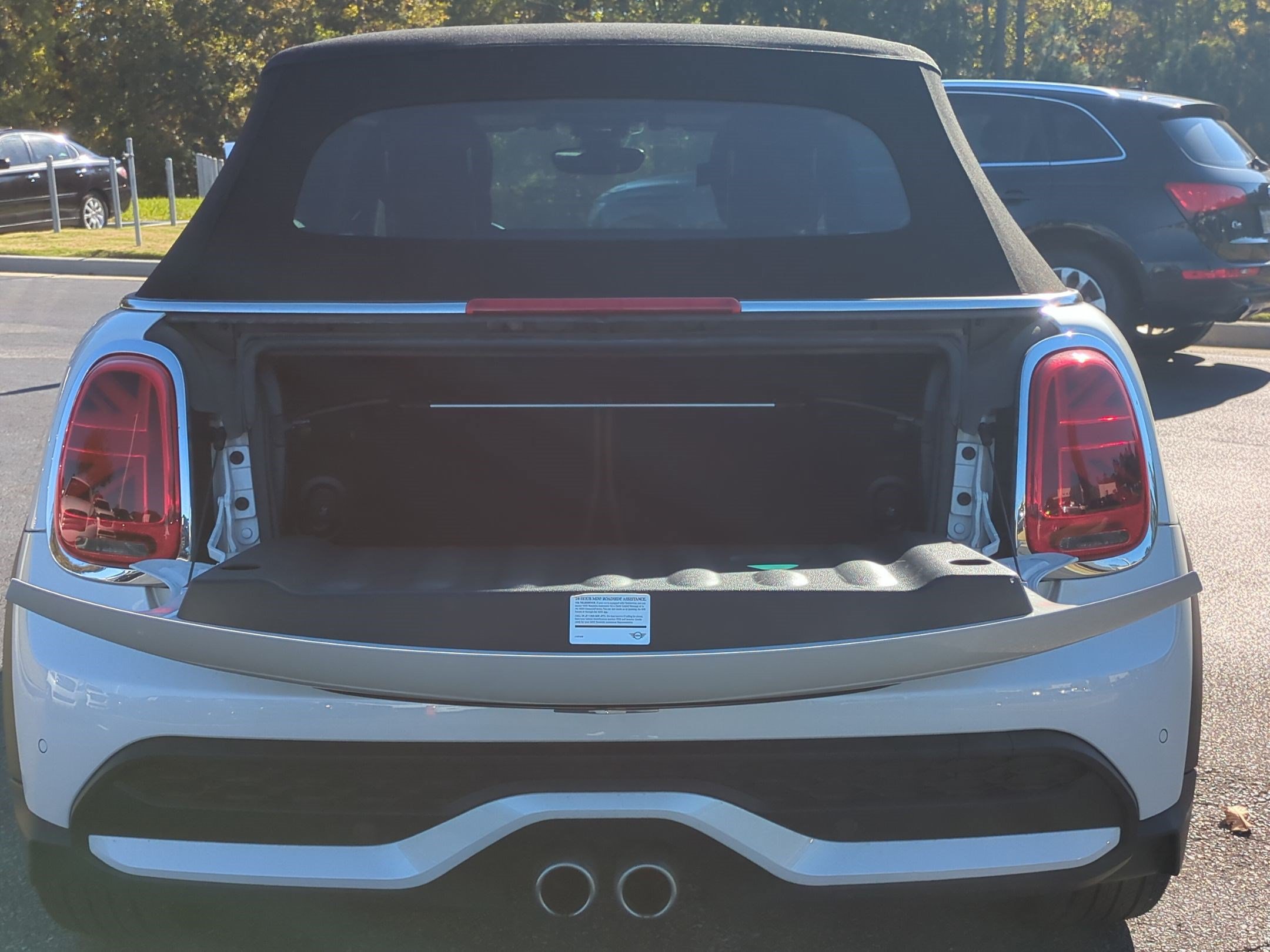 Used 2024 MINI Cooper S w/ Signature Upholstery Package FWD image 30