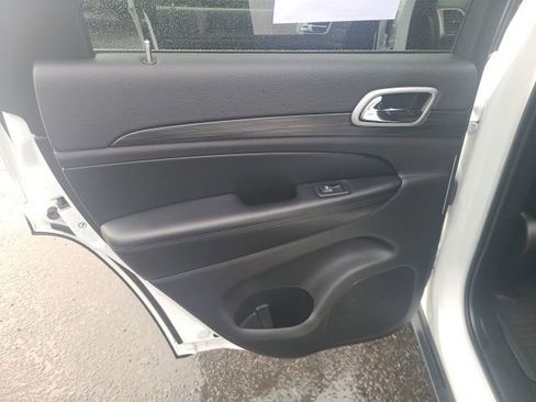 Used 2020 Jeep Grand Cherokee Laredo w/ Quick Order Package 2BN North image 19