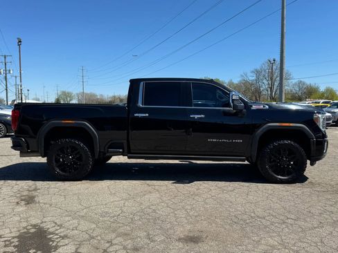 Used 2021 GMC Sierra 2500 Denali w/ Denali Black Diamond Edition AWD/4WD image 4