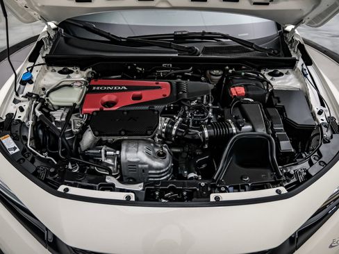 Used 2024 Honda Civic Type R image 3