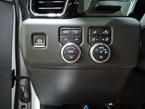 Used 2025 GMC Sierra 1500 Denali AWD/4WD image 19