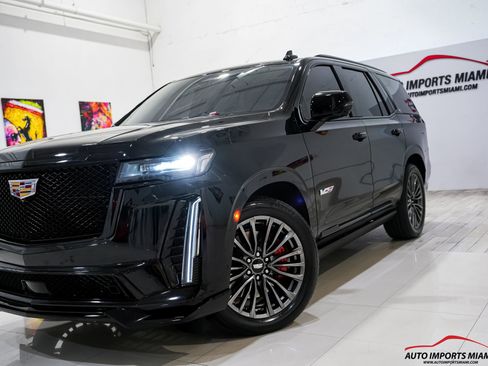 Used 2023 Cadillac Escalade V AWD/4WD image 36