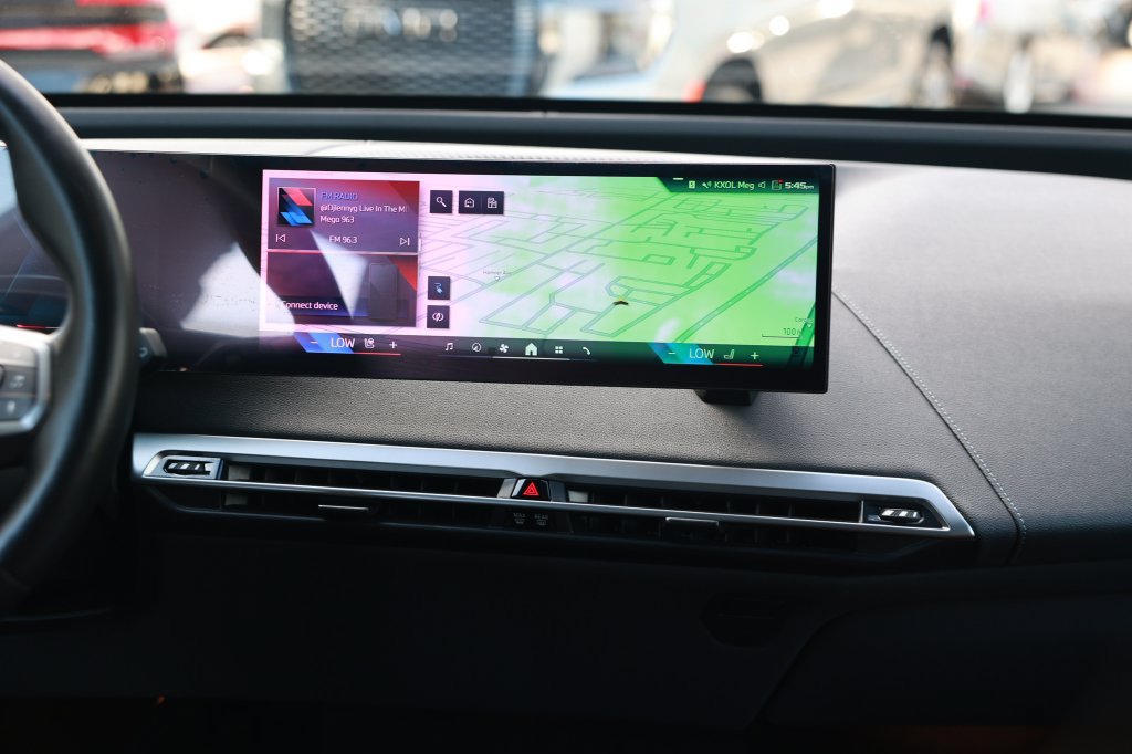 Used 2025 BMW iX M60 AWD/4WD image 30