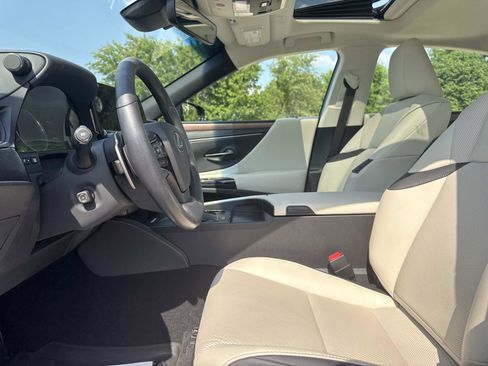 Used 2025 Lexus ES 350 w/ Premium Package image 20