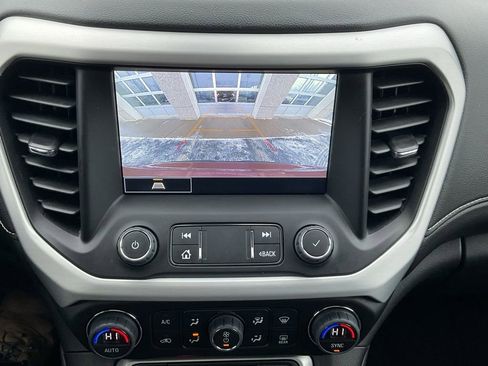 Used 2023 GMC Acadia SLT w/ Preferred Package image 15