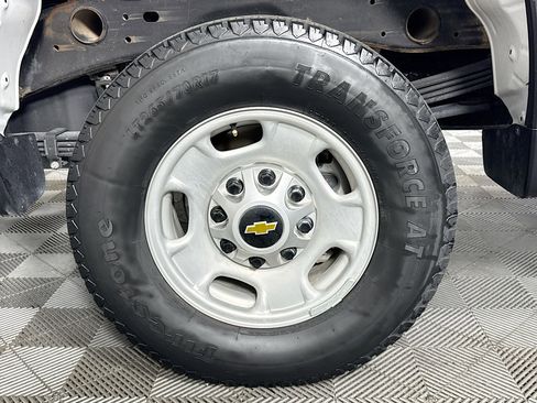 Used 2024 Chevrolet Silverado 2500 W/T AWD/4WD image 34