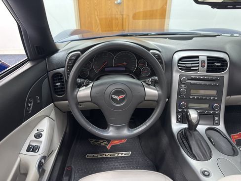 Used 2006 Chevrolet Corvette Coupe w/ Preferred Equipment Group RWD image 10