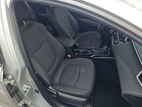 Used 2020 Toyota Corolla LE FWD image 10