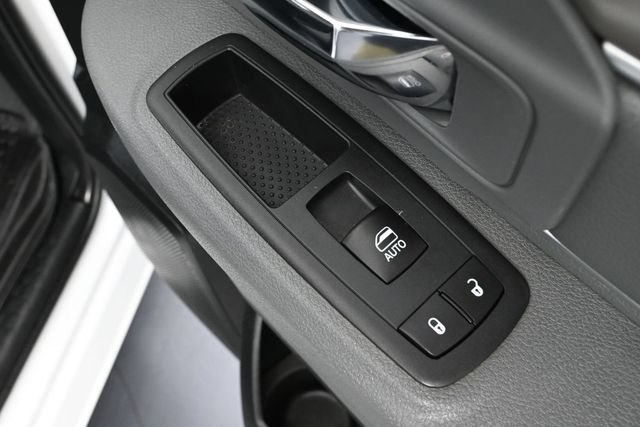 Used 2017 RAM 1500 Classic SLT AWD/4WD image 35