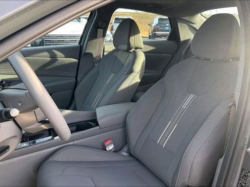 New 2026 Hyundai Elantra SEL Sport Premium FWD image 9