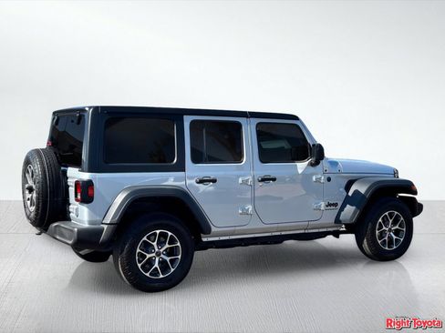 Used 2024 Jeep Wrangler Unlimited Sport AWD/4WD image 5