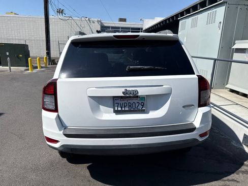 Used 2014 Jeep Compass Latitude FWD image 16