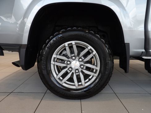 Used 2024 Chevrolet Colorado LT w/ LT Convenience Package III image 28