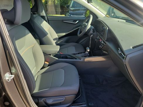New 2026 Kia Niro LX FWD image 7