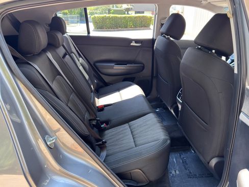 Used 2022 Kia Sportage LX FWD image 32