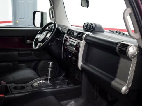 Used 2007 Toyota FJ Cruiser 2WD image 19