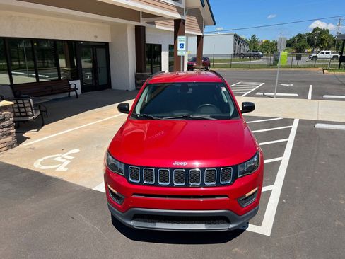 Used 2019 Jeep Compass Sport w/ Cold Weather Group image 10
