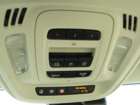 Used 2023 Buick Envision Avenir image 48