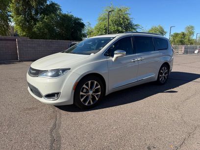 Used 2017 Chrysler Pacifica Limited w/ Advanced Safetytec Group