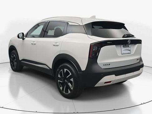 Used 2025 Nissan Kicks SR image 7