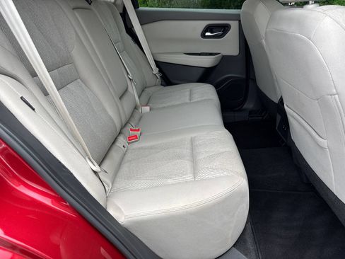 Used 2025 Nissan Rogue SV FWD image 15