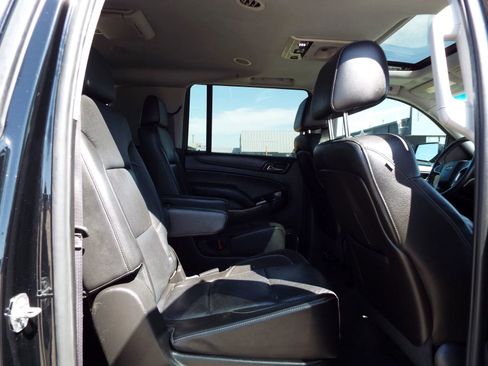 Used 2015 Chevrolet Suburban LTZ RWD image 30
