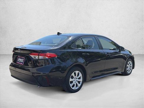 Used 2024 Toyota Corolla LE FWD image 5