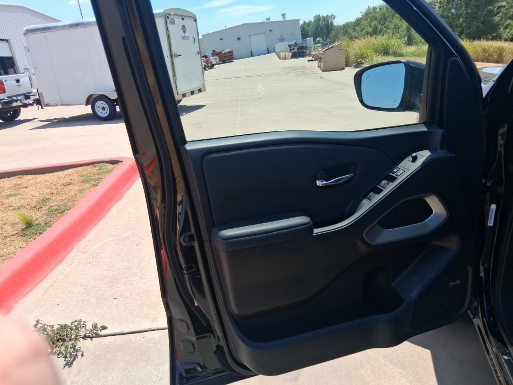 Used 2024 Nissan Frontier SV w/ SV Convenience Package RWD image 9