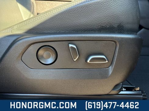 Used 2023 GMC Yukon Denali image 29