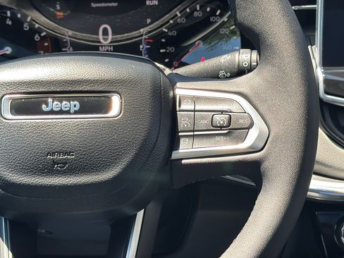 Used 2023 Jeep Compass Limited w/ Sun and Sound Group AWD/4WD image 23