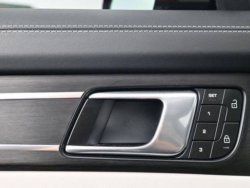 Certified 2023 Porsche Panamera 4 Platinum Edition image 18