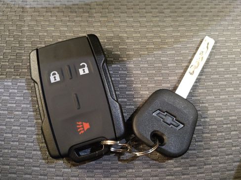 Used 2018 Chevrolet Silverado 1500 W/T RWD image 32