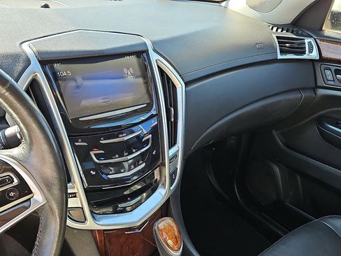 Used 2015 Cadillac SRX Luxury image 17