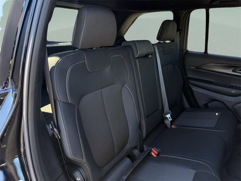 New 2025 Jeep Grand Cherokee Laredo w/ Luxury Tech Group I image 37